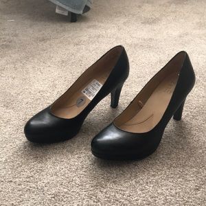 Naturalizer brand new pair of womenswear shoes.Size 7